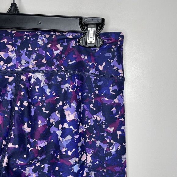 FABLETICS Leggings Womens Medium M Purple Print Debbie Capri Stretch - Picture 5 of 10